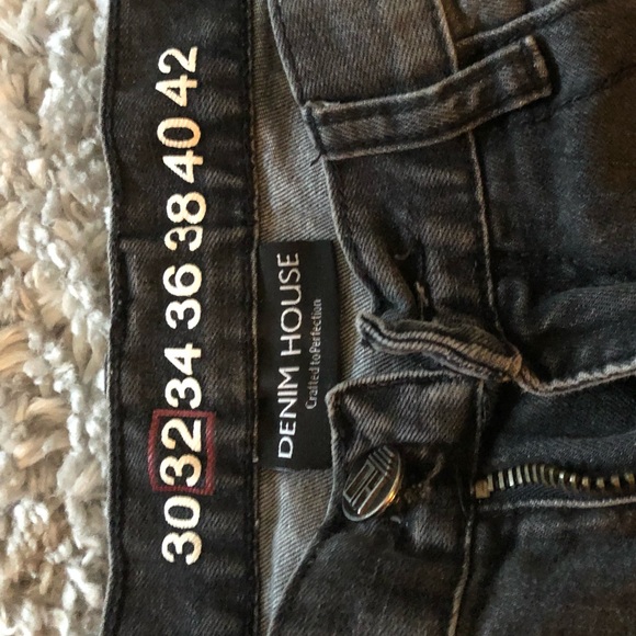 Men’s Jeans/Denim Distressed - Picture 2 of 3